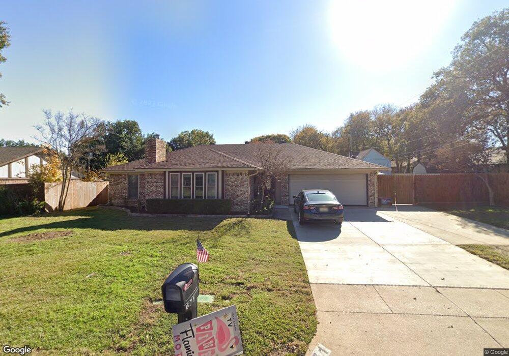 671 Highland Park Dr, Hurst, TX 76054 - photo 1