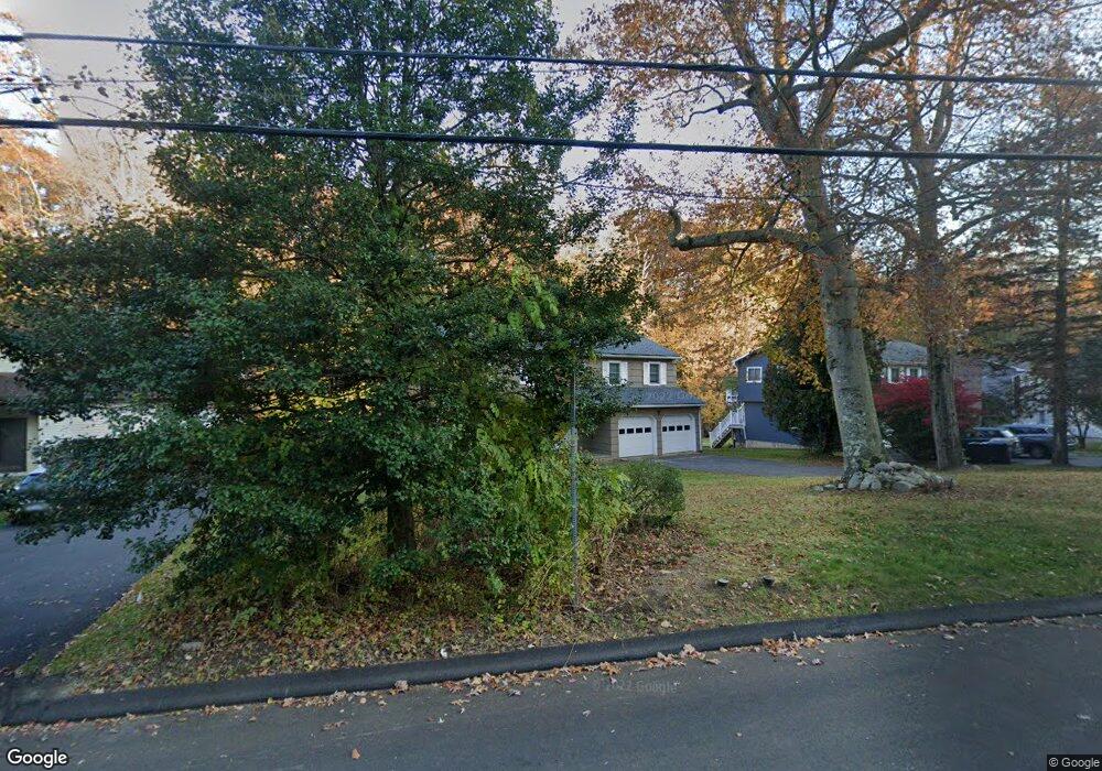 4 Windsor Ln, Cos Cob, CT 06807 - photo 1