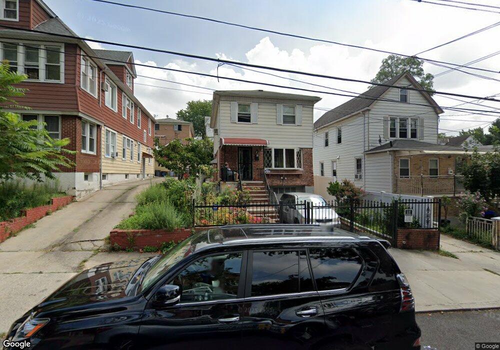 4523 158th St, Flushing, NY 11358 - photo 1