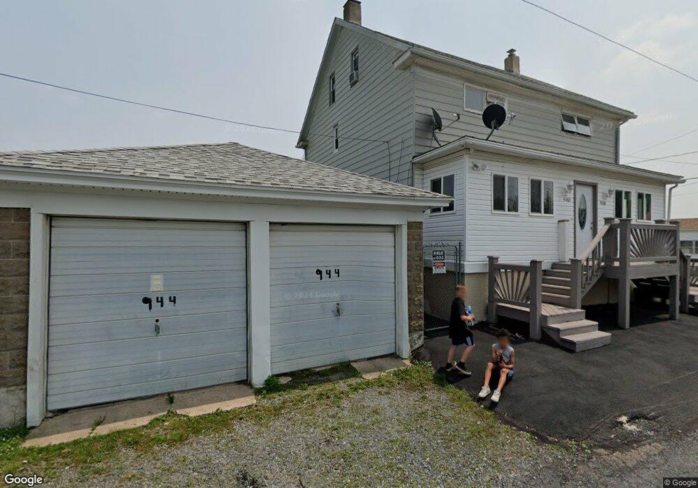 938 Hanover Ct, Hazleton, PA 18201 - photo 1