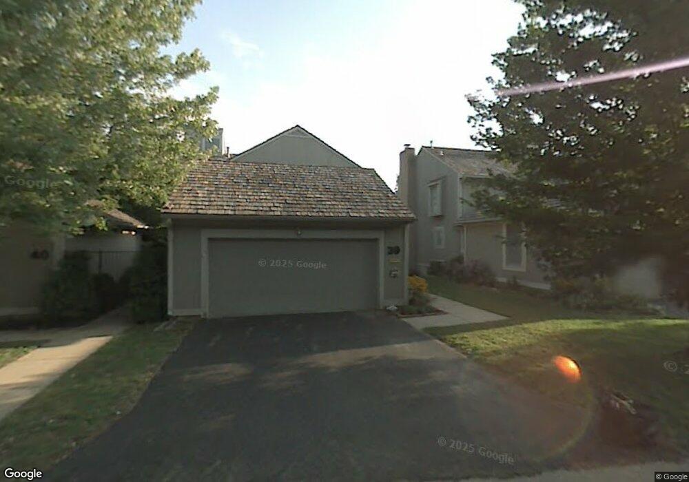 40 SW Pepper Tree Ln, Topeka, KS 66611 - photo 1