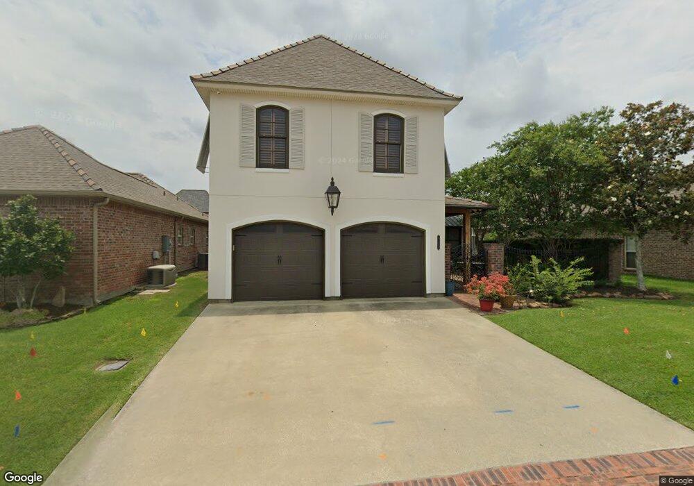 925 Carondelet Dr, Lake Charles, LA 70605 - photo 1