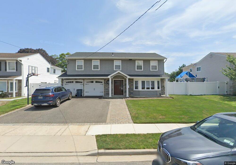 3183 Wynsum Ave, Merrick, NY 11566 - photo 1