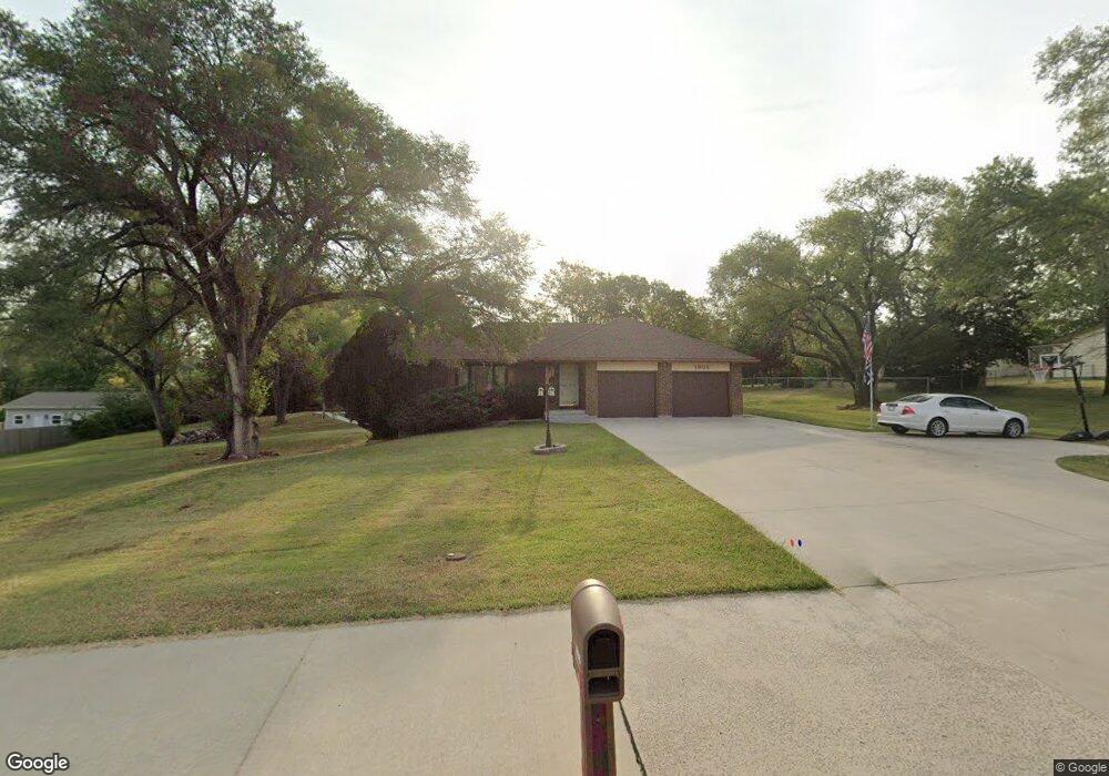 1906 SW Urish Rd, Topeka, KS 66615 - photo 1