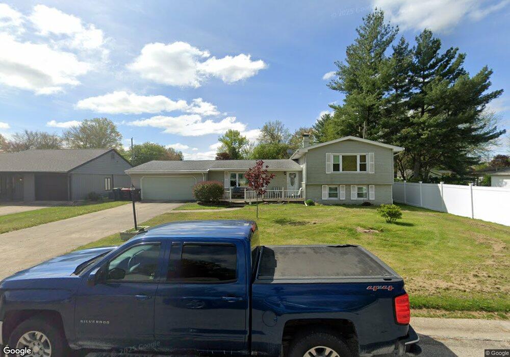 215 Rochelle Ave, Lincoln, IL 62656 - photo 1