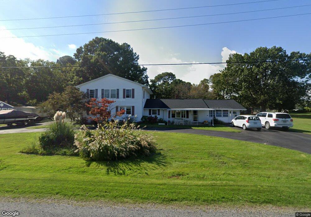 487 Shore Dr, Colonial Beach, VA 22443 - photo 1