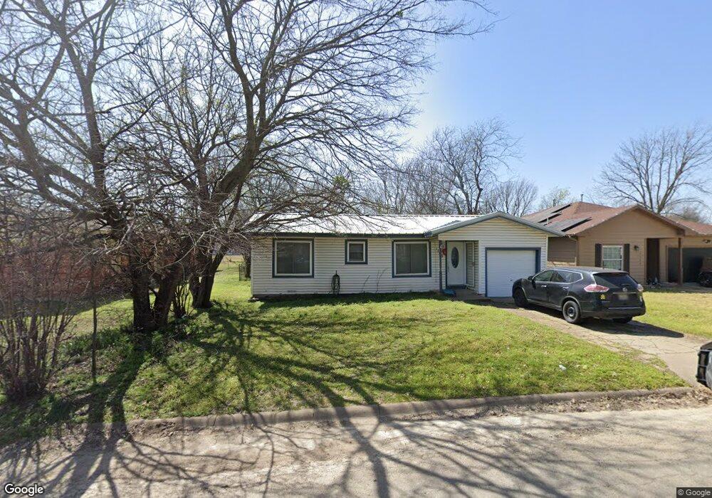 1709 Raylene Dr, Cleburne, TX 76033 - photo 1