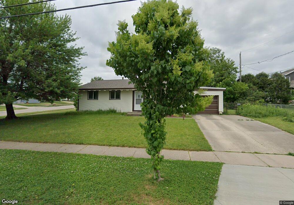 4840 Midway Dr NW, Cedar Rapids, IA 52405 - photo 1