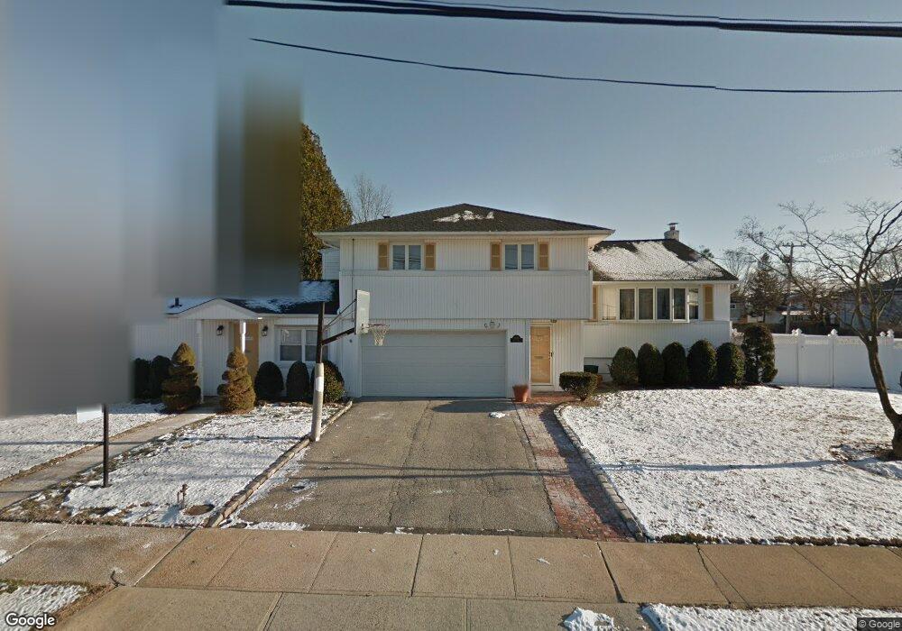 2080 Oliver Way, Merrick, NY 11566 - photo 1