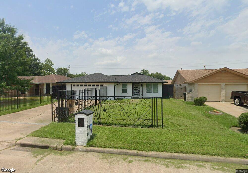 2010 Rainy River Dr, Houston, TX 77088 - photo 1
