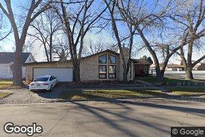 202 6th Ave SW, Bowman, ND 58623