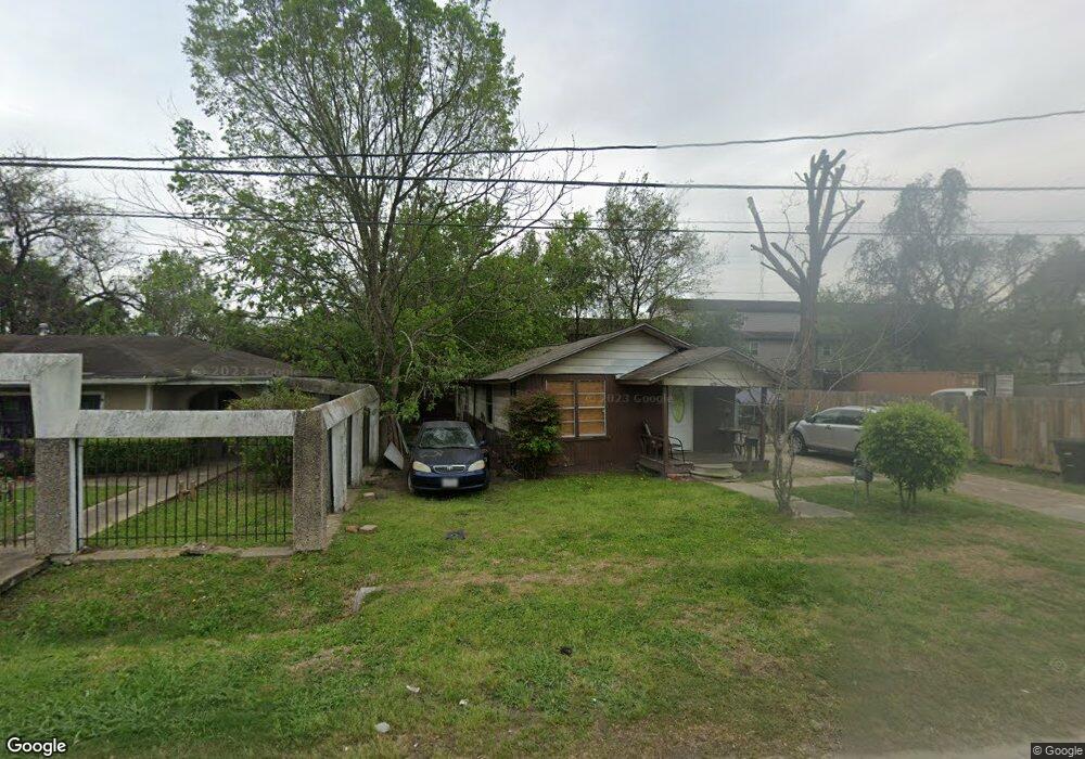 805 Lucky St, Houston, TX 77088 - photo 1