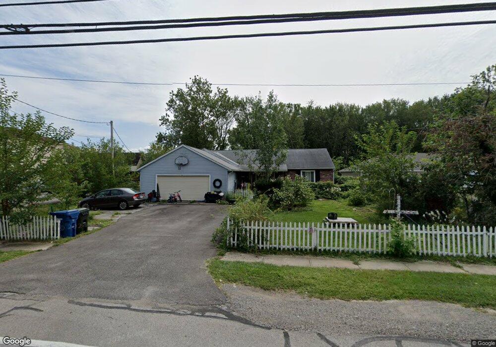 5240 E Lake Rd, Sheffield Lake, OH 44054 - photo 1