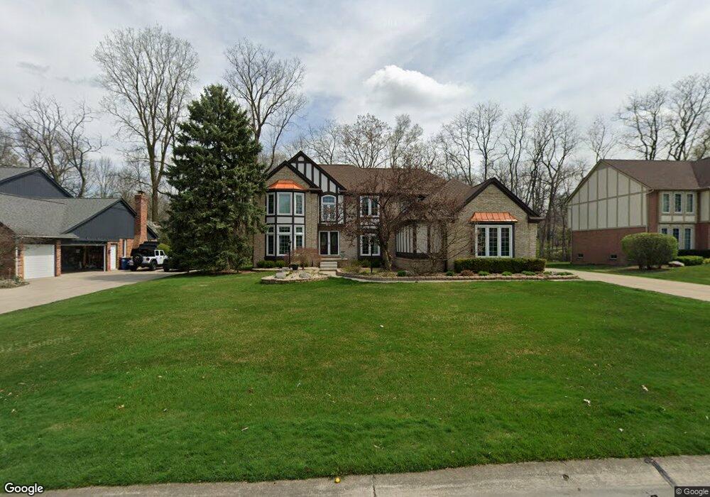 1757 Hickory Bark Ln, Bloomfield Hills, MI 48304 - photo 1