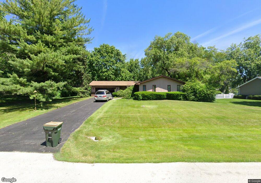 28W046 Country View Dr, Naperville, IL 60564 - photo 1