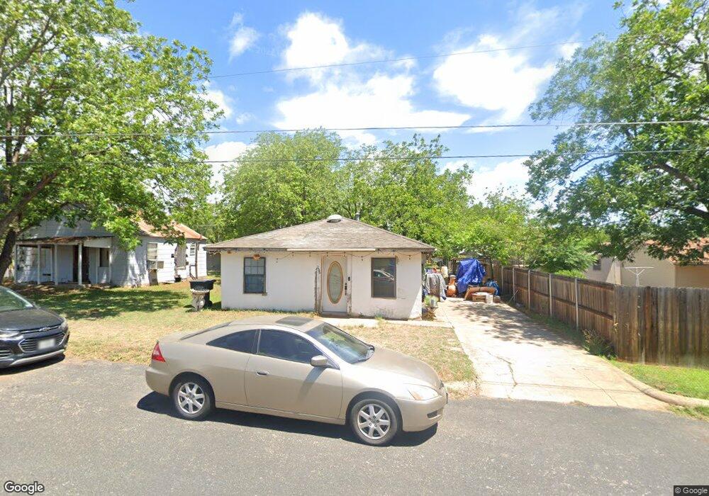 206 Shaw Ave, Fredericksburg, TX 78624 - photo 1