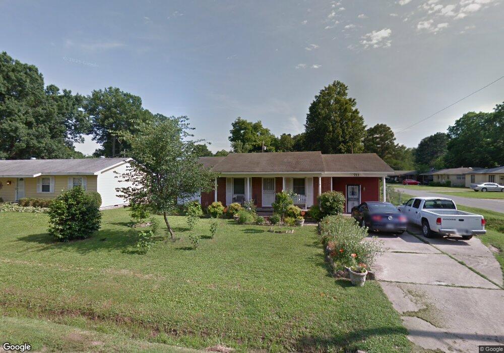 711 W 12th St, Stuttgart, AR 72160 - photo 1