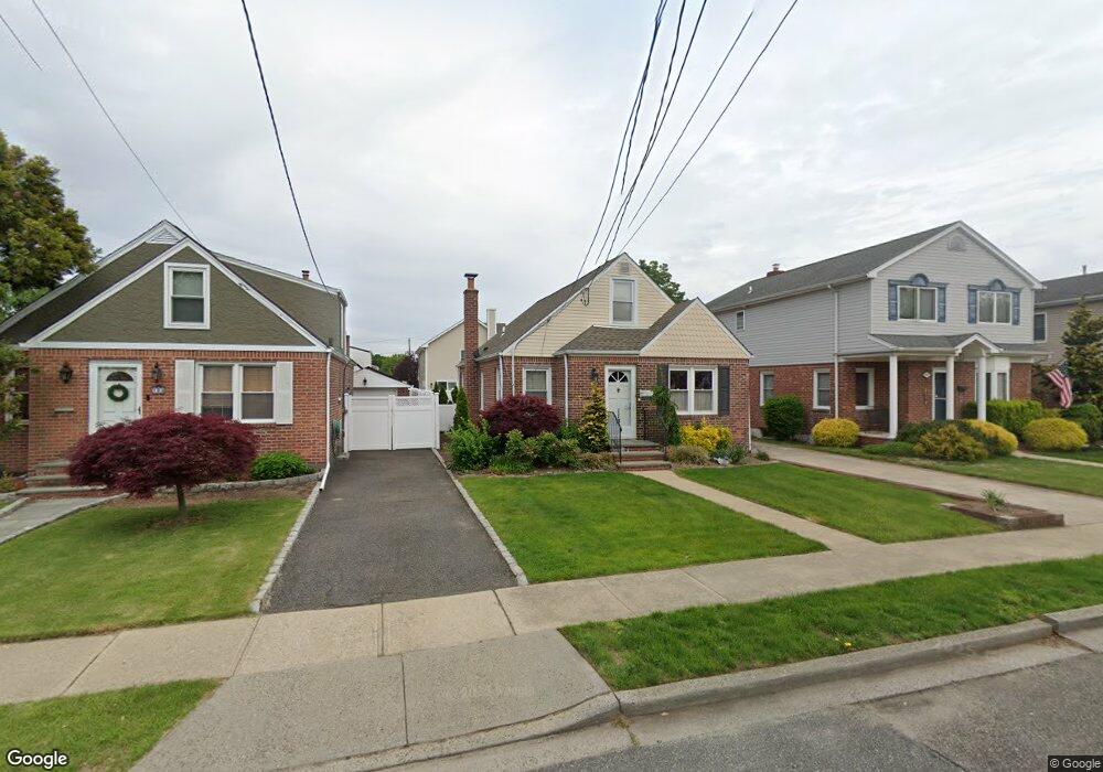 113 Roxbury Rd, Franklin Square, NY 11010 - photo 1