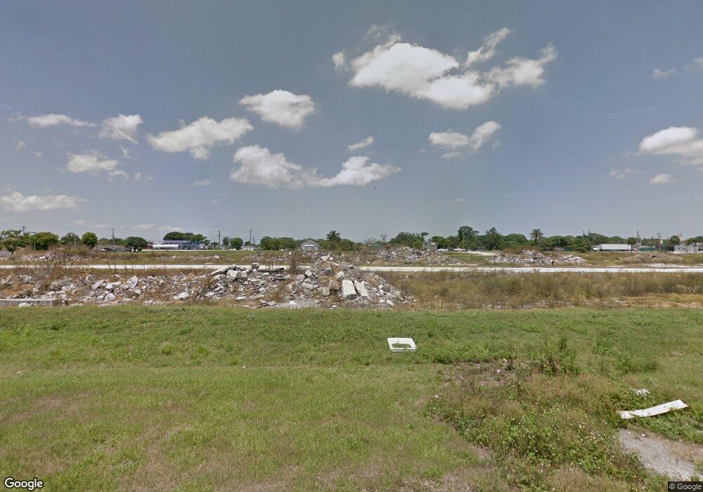 723 Amelia Cir, Belle Glade, FL 33430 - photo 1