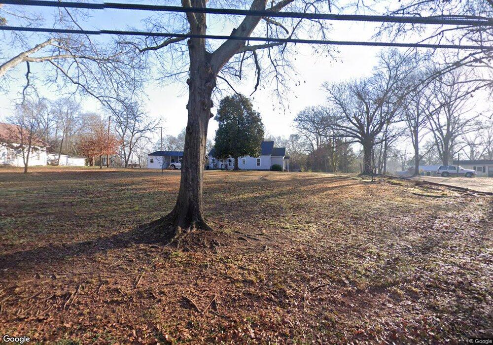 541 Spring St, Commerce, GA 30529 - photo 1