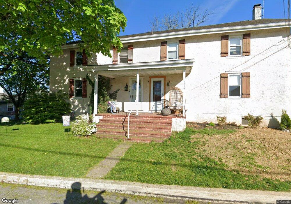 1039 Maple St, Honey Brook, PA 19344 - photo 1