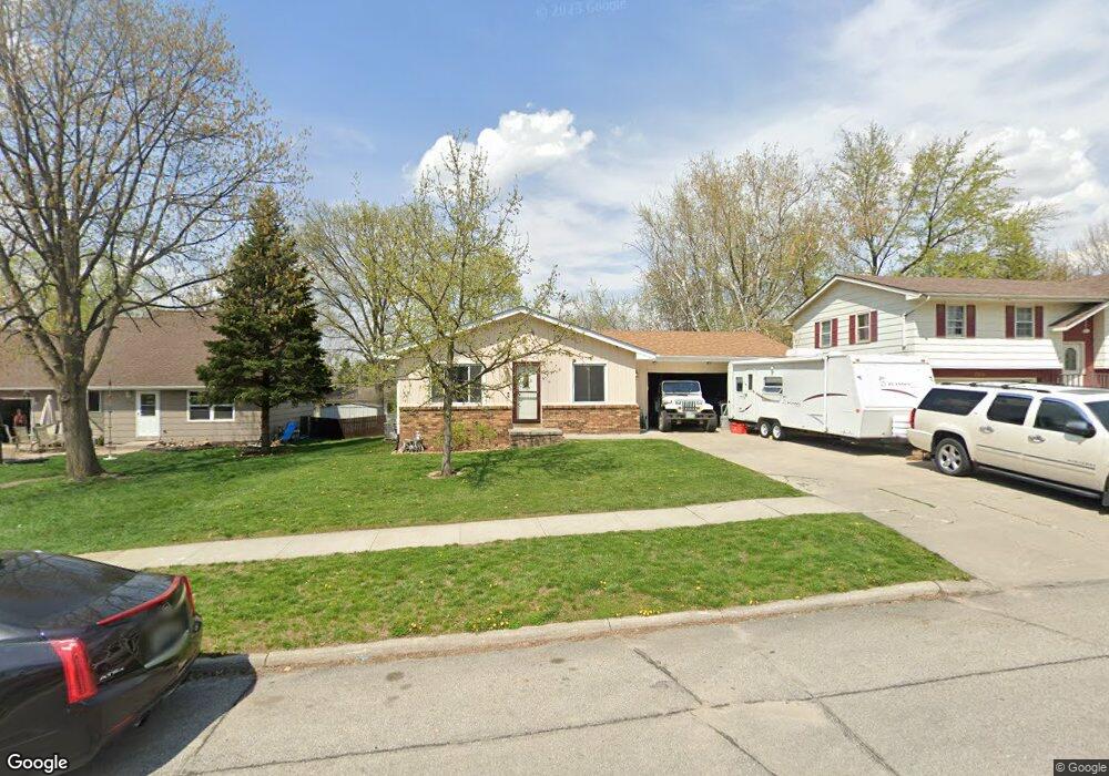 1234 S 9th Ave E, Newton, IA 50208 - photo 1