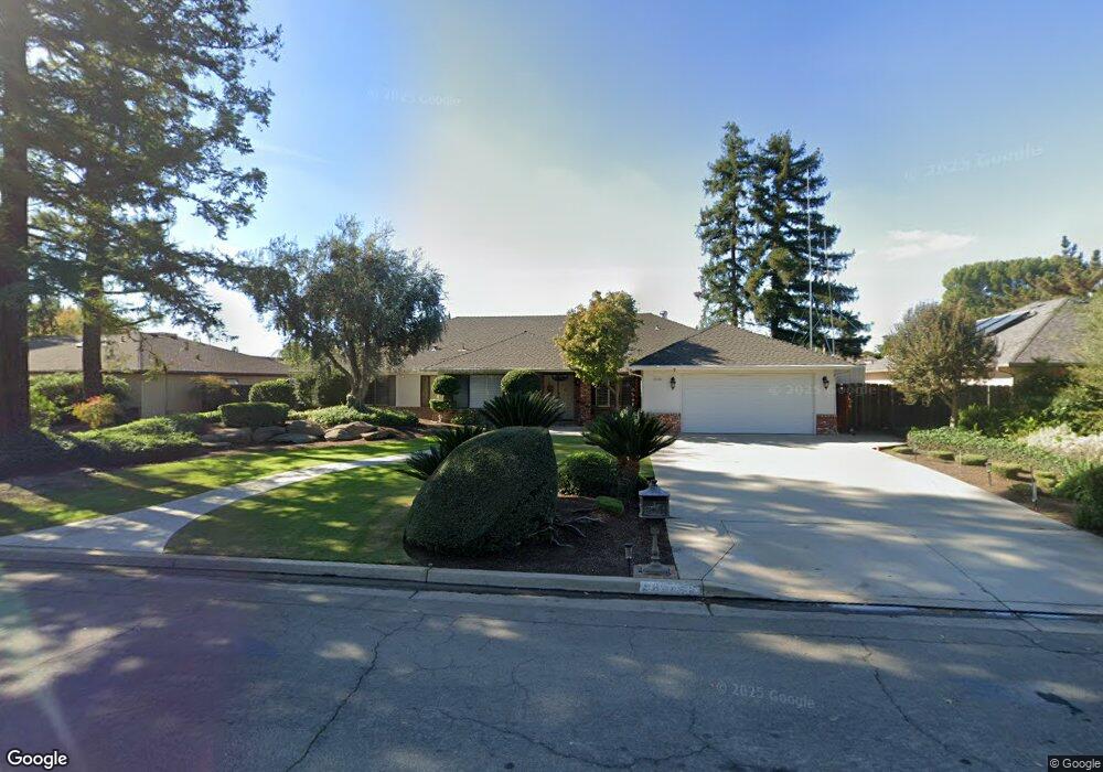 6285 N Benedict Ave, Fresno, CA 93711 - photo 1