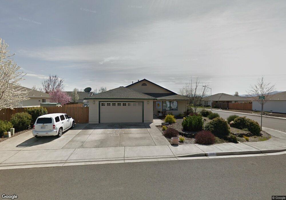 2606 Jeremy St, Central Point, OR 97502 - photo 1