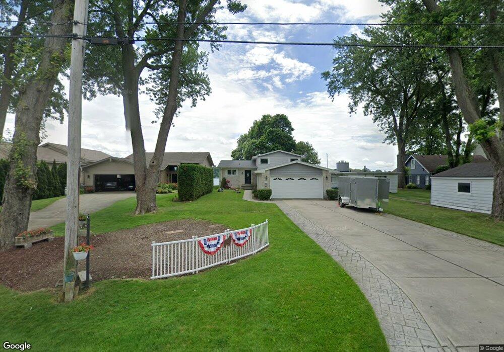 5135 Latimer St, West Bloomfield, MI 48324 - photo 1