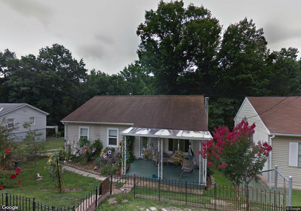 133 Oak St, Dunbar, WV 25064 - photo 1