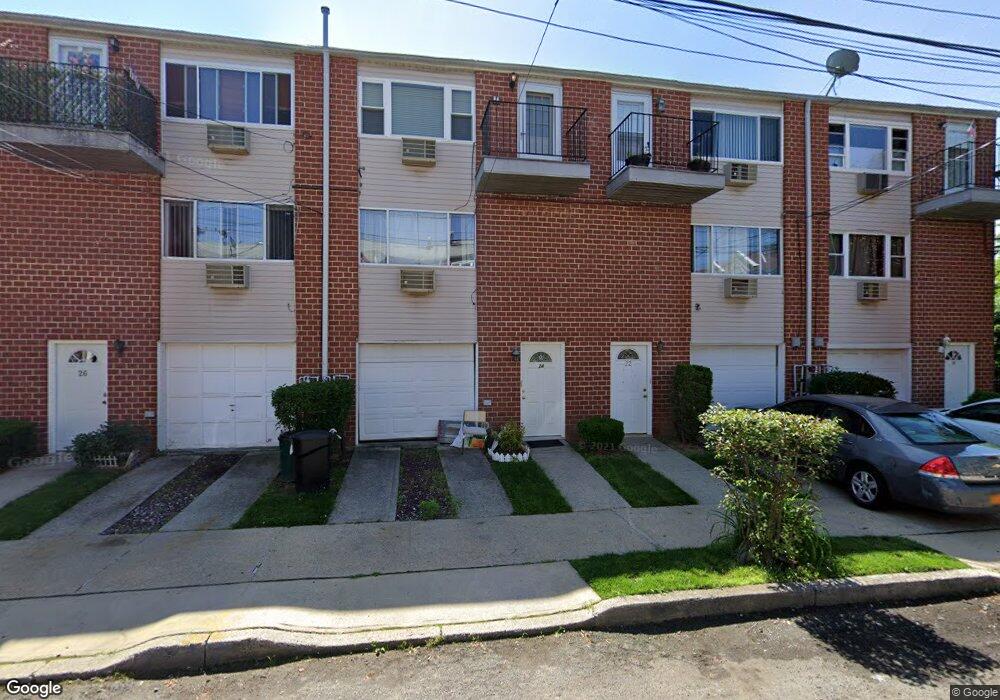 24 Francine Ct unit B, Staten Island, NY 10306 - photo 1