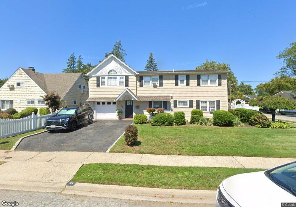 53 Red Maple Dr N, Wantagh, NY 11793 - photo 1