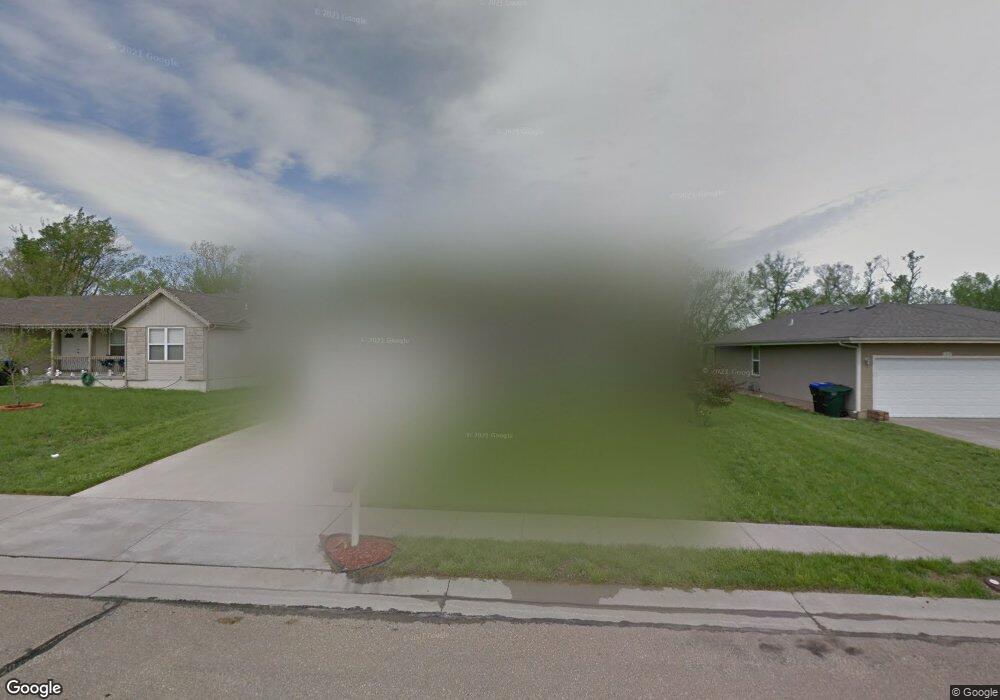 4323 SE Truman Ave, Topeka, KS 66609 - photo 1