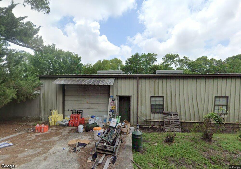 4720 Woodland Ln, Old River-Winfree, TX 77535 - photo 1