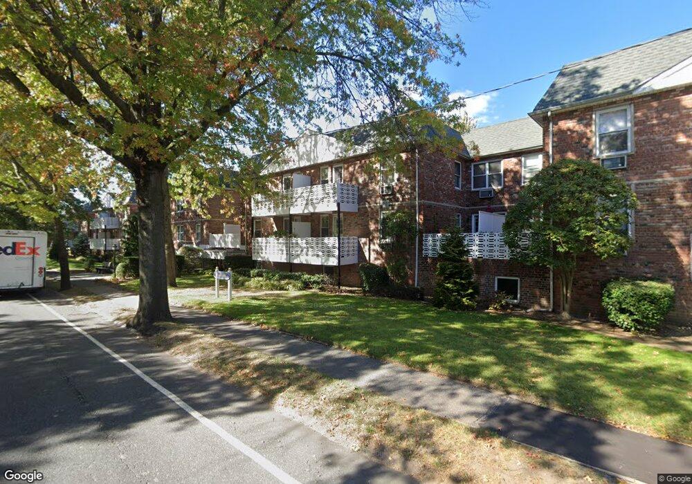 40 Daley Place unit 221, Lynbrook, NY 11563 - photo 1