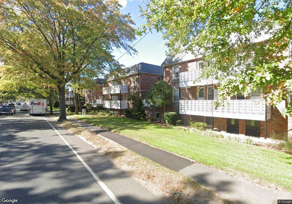 40 Daley Place unit 225, Lynbrook, NY 11563 - photo 1