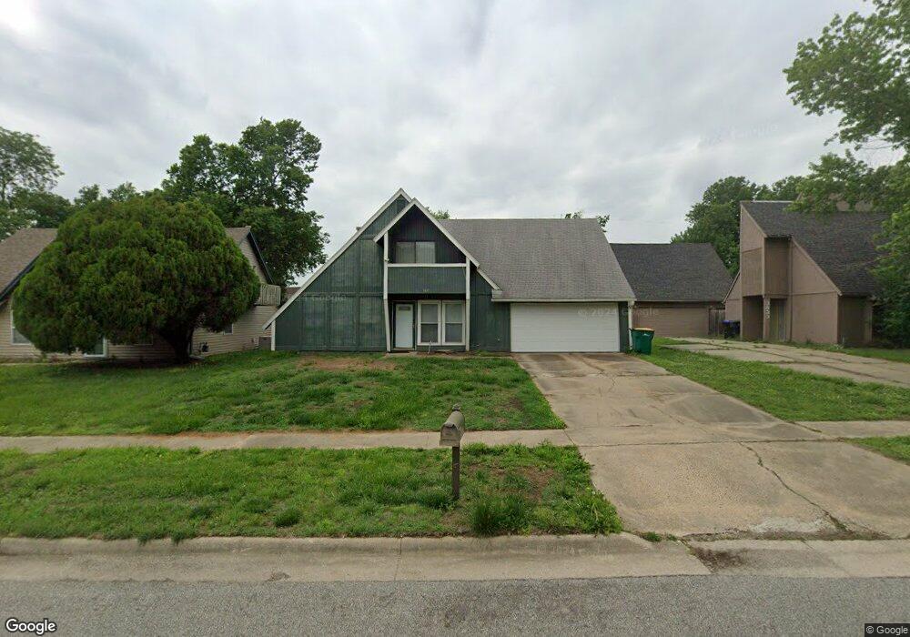 3837 SW Atwood Ave, Topeka, KS 66610 - photo 1