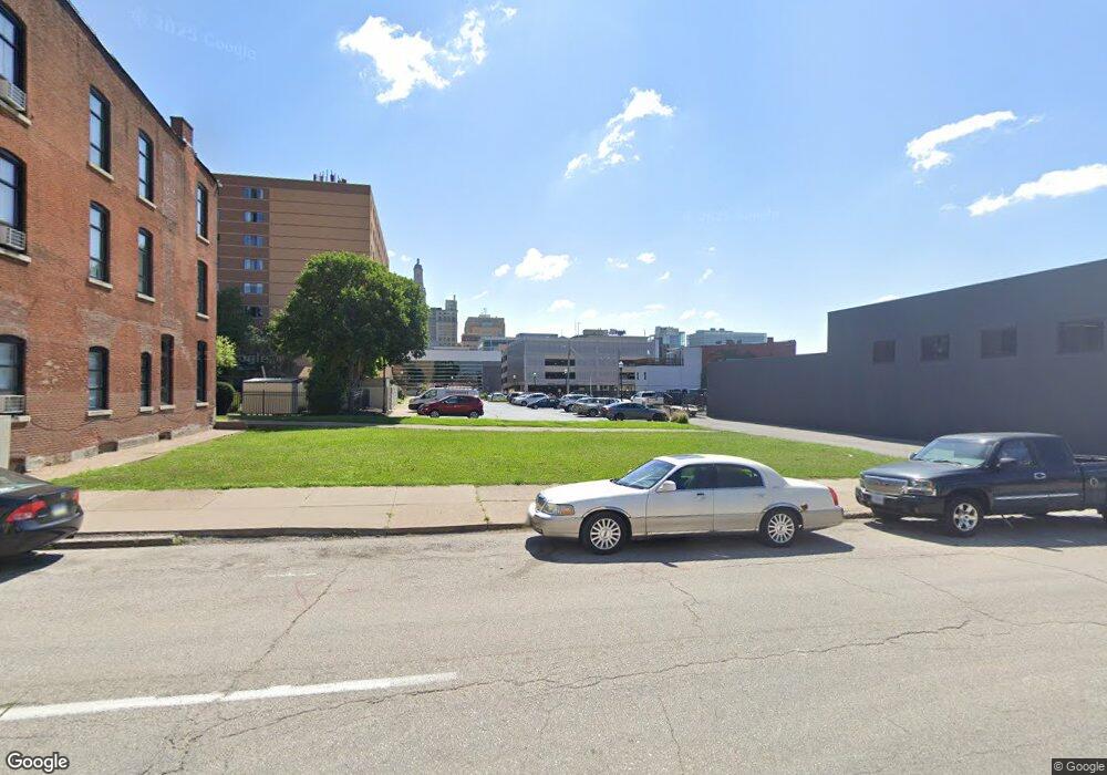 219 Scott St unit 223, Davenport, IA 52801 - photo 1