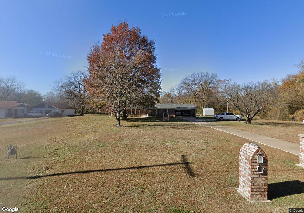 402 W Dixie St, Henryetta, OK 74437 - photo 1