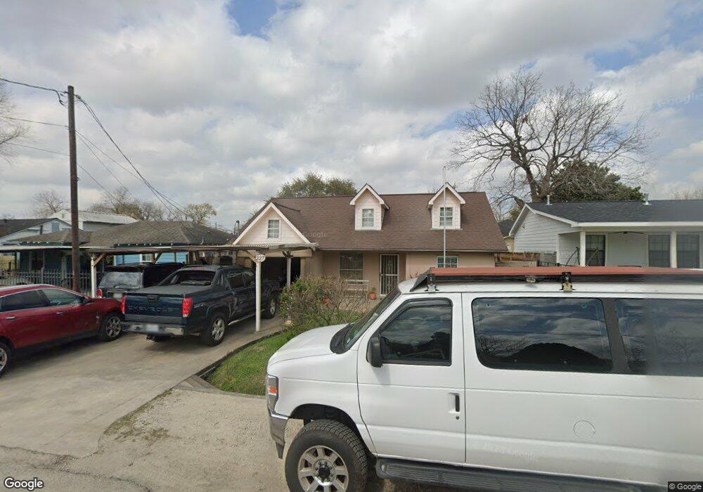 227 Burress St, Houston, TX 77022 - photo 1