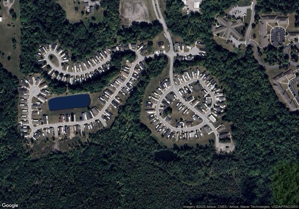 306 Pinewood Cir, Lima, OH 45804 - photo 1