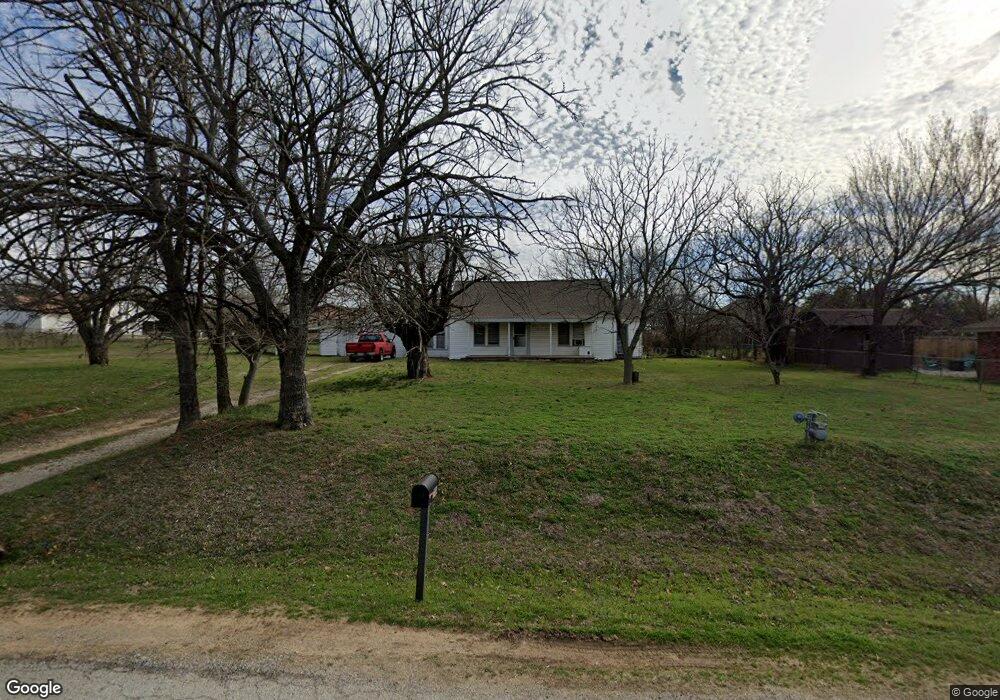 704 N Avenue A, Springtown, TX 76082 - photo 1