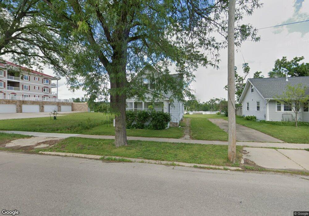 1867 Ellis Blvd NW, Cedar Rapids, IA 52405 - photo 1