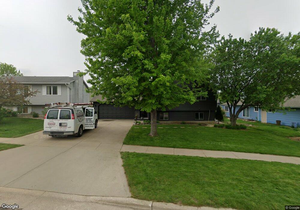 4719 E 33rd St, Sioux Falls, SD 57110 - photo 1