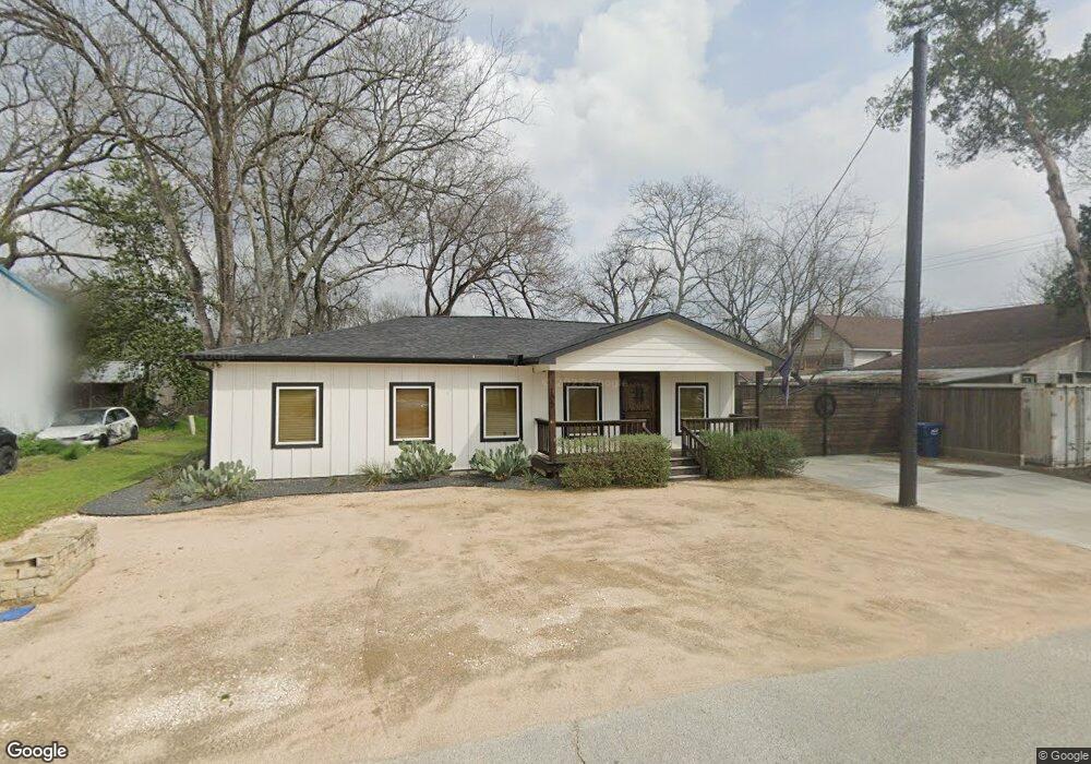 105 N Live Oak St, Tomball, TX 77375 - photo 1