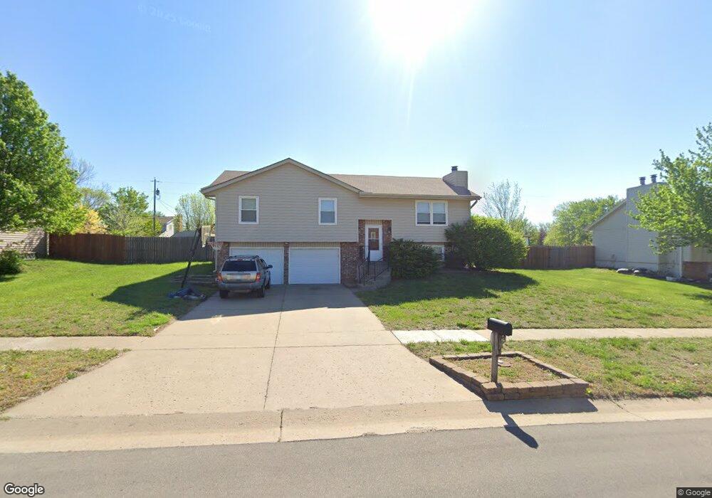 2620 SW Gainsboro Rd, Topeka, KS 66614 - photo 1