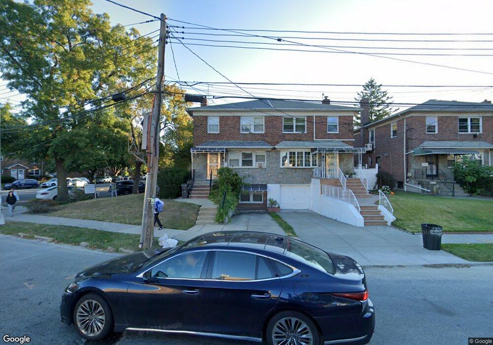 58-03 182nd St, Fresh Meadows, NY 11365 - photo 1