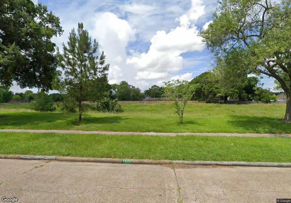 7643 Streamside Dr, Houston, TX 77088 - photo 1