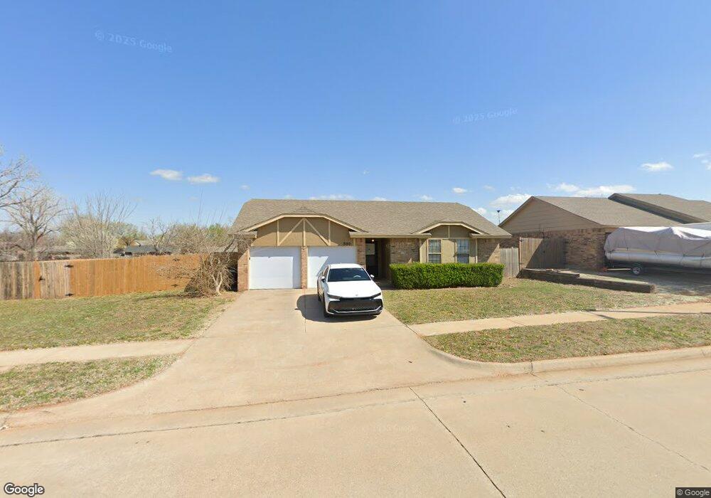 800 N Ramblin Oaks Dr, Moore, OK 73160 - photo 1