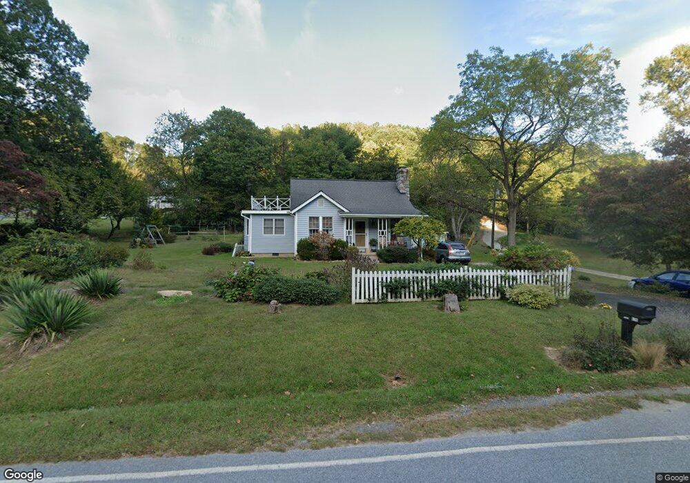 636 Salisbury Rd, Hendersonville, NC 28792 - photo 1